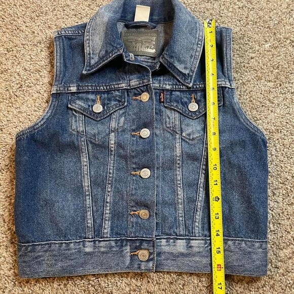 Vintage-Style Levi’s Trucker Denim Vest – Classic Medium Wash, Women’s XS - Picture 5 of 8